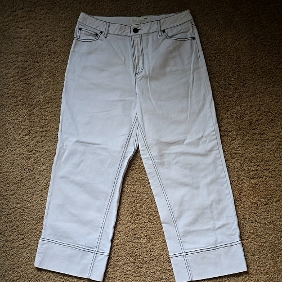 Vince Camuto Denim - Vince Camuto White Cropped Jeans Sz. 8